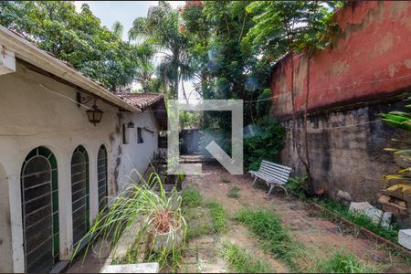 Casa à venda com 180m², 3 quartos e 1 vaga Casa à venda com 180m², 3 quartos e 1 vagaQuintal