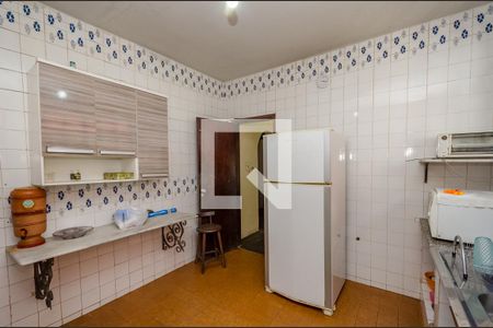 Casa à venda com 180m², 3 quartos e 1 vaga Casa à venda com 180m², 3 quartos e 1 vagaCozinha