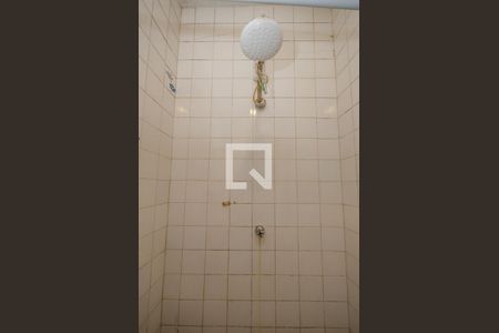 Casa à venda com 180m², 3 quartos e 1 vaga Casa à venda com 180m², 3 quartos e 1 vagaBanheiro de Serviço