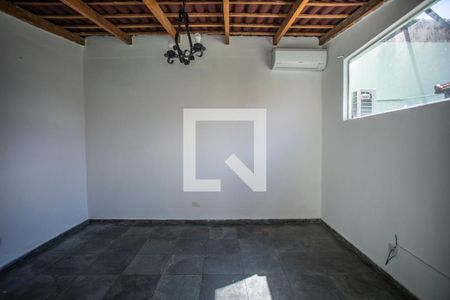 Casa à venda com 230m², 4 quartos e 2 vagas