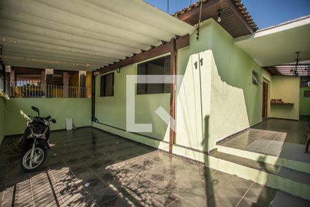 Casa à venda com 230m², 4 quartos e 2 vagas
