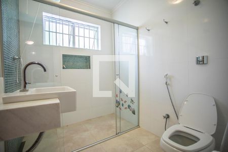 Casa à venda com 230m², 4 quartos e 2 vagas