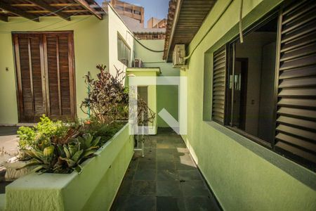 Casa à venda com 230m², 4 quartos e 2 vagas