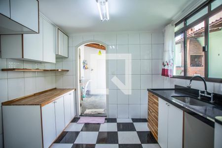 Casa à venda com 230m², 4 quartos e 2 vagas