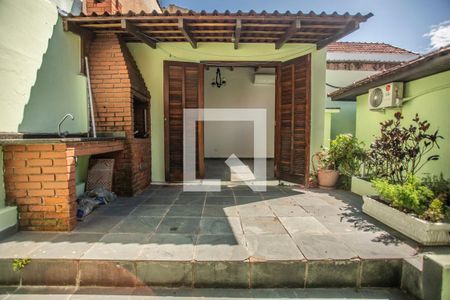 Casa à venda com 230m², 4 quartos e 2 vagas