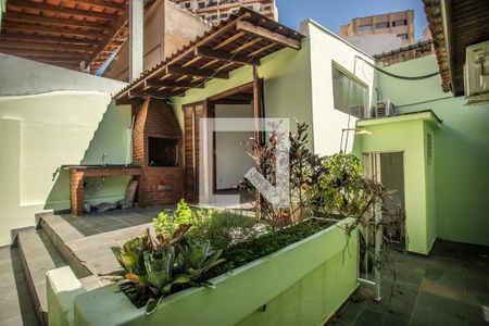 Casa à venda com 230m², 4 quartos e 2 vagas