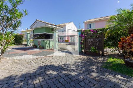 Casa de condomínio à venda com 77m², 3 quartos e 2 vagasFachada