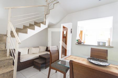 Sala de casa à venda com 3 quartos, 180m² em Maravista, Niterói