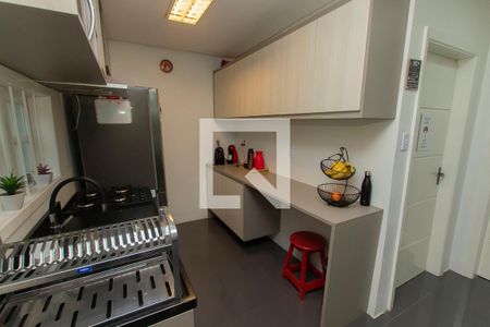 Casa à venda com 170m², 3 quartos e 2 vagas Casa à venda com 170m², 3 quartos e 2 vagasCozinha