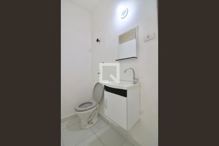 Banheiro de apartamento para alugar com 1 quarto, 35m² em Santa Ifigênia, São Paulo