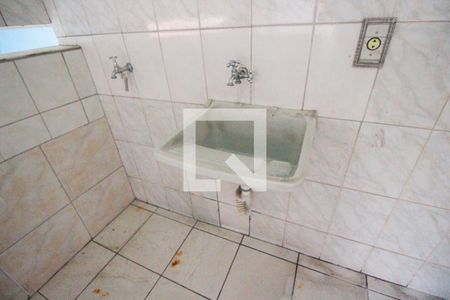 Casa à venda com 168m², 2 quartos e 8 vagas Casa à venda com 168m², 2 quartos e 8 vagasÁrea de Serviço