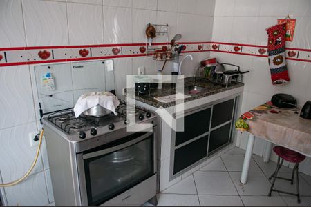 Casa à venda com 850m², 2 quartos e 1 vaga Casa à venda com 850m², 2 quartos e 1 vagaCozinha