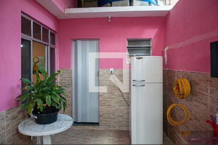 Casa à venda com 850m², 2 quartos e 1 vaga Casa à venda com 850m², 2 quartos e 1 vagaEntrada