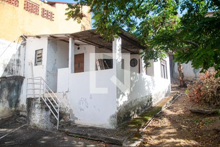 Casa à venda com 850m², 2 quartos e 1 vaga Casa à venda com 850m², 2 quartos e 1 vagaQuintal