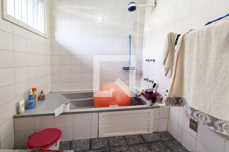 Casa à venda com 210m², 4 quartos e 2 vagasBanheiro 2