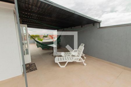 Casa à venda com 330m², 3 quartos e 4 vagas Casa à venda com 330m², 3 quartos e 4 vagasTerraço