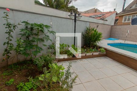 Casa à venda com 330m², 3 quartos e 4 vagas Casa à venda com 330m², 3 quartos e 4 vagasQuintal