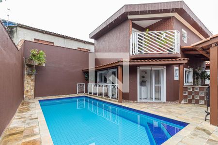 Casa à venda com 192m², 3 quartos e 1 vagaPiscina