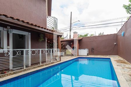 Casa à venda com 192m², 3 quartos e 1 vagaPiscina