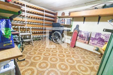 Casa à venda com 650m², 6 quartos e 4 vagas Casa à venda com 650m², 6 quartos e 4 vagasAdega