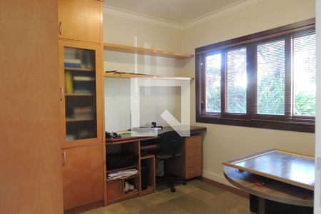 Casa de condomínio à venda com 410m², 4 quartos e 3 vagasEscritório