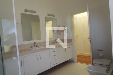 Casa de condomínio à venda com 410m², 4 quartos e 3 vagasBanheiro da Suíte 4