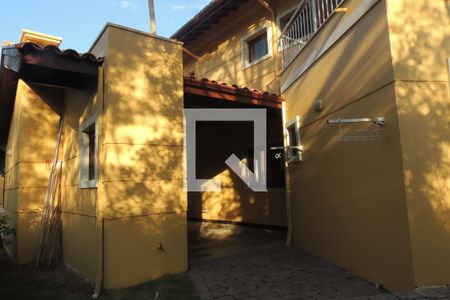 Casa de condomínio à venda com 410m², 4 quartos e 3 vagasCorredor