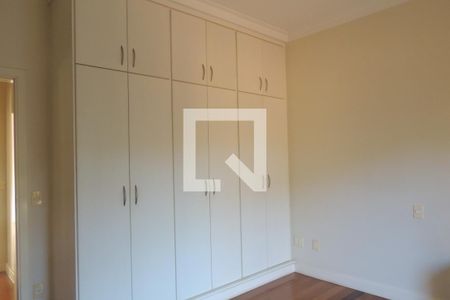 Casa de condomínio à venda com 410m², 4 quartos e 3 vagasSuíte 2