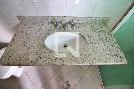 Casa à venda com 218m², 3 quartos e 5 vagasBanheiro do Quarto 1 - Suíte