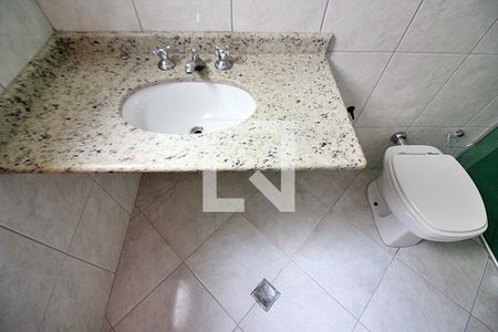 Casa à venda com 218m², 3 quartos e 5 vagasBanheiro Social