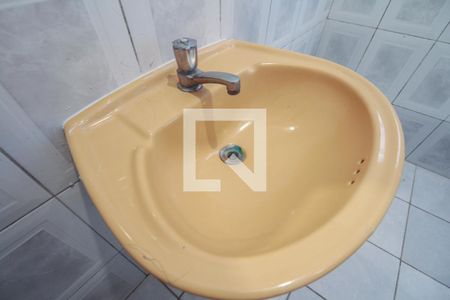 Banheiro  de casa para alugar com 1 quarto, 40m² em Vila Invernada, São Paulo