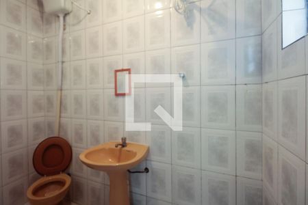 Banheiro  de casa para alugar com 1 quarto, 40m² em Vila Invernada, São Paulo