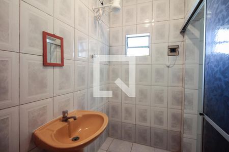 Banheiro  de casa para alugar com 1 quarto, 40m² em Vila Invernada, São Paulo