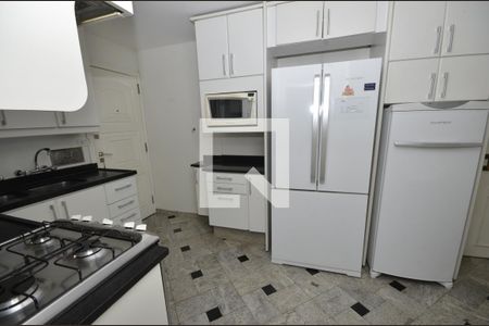 Apartamento à venda com 131m², 3 quartos e 2 vagasCozinha