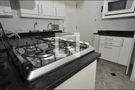 Apartamento à venda com 131m², 3 quartos e 2 vagasCozinha