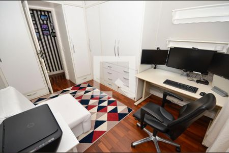 Apartamento à venda com 131m², 3 quartos e 2 vagasQuarto 3