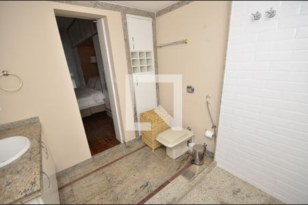 Apartamento à venda com 131m², 3 quartos e 2 vagasBanheiro com suíte
