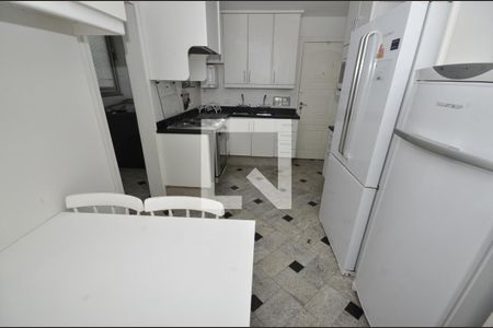 Apartamento à venda com 131m², 3 quartos e 2 vagasCozinha