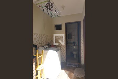 Casa à venda com 118m², 3 quartos e 1 vagaLavanderia