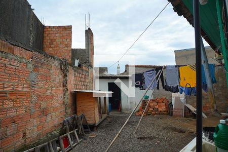 Casa à venda com 150m², 2 quartos e 3 vagasFundos do Terreno