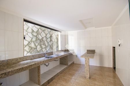 Casa à venda com 350m², 3 quartos e 1 vaga Casa à venda com 350m², 3 quartos e 1 vagaCozinha