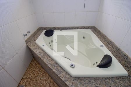 Casa à venda com 350m², 3 quartos e 1 vaga Casa à venda com 350m², 3 quartos e 1 vagaBanheiro da Suíte 1