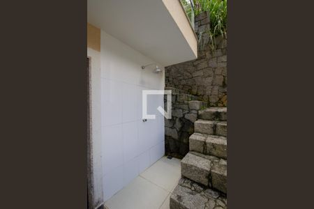 Casa à venda com 350m², 3 quartos e 1 vaga Casa à venda com 350m², 3 quartos e 1 vagaChuveirão