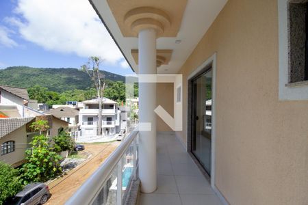 Casa à venda com 350m², 3 quartos e 1 vaga Casa à venda com 350m², 3 quartos e 1 vagaVaranda da Suíte 1