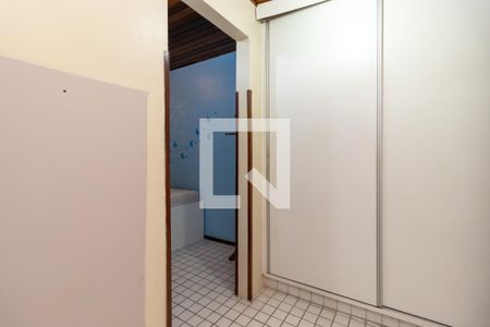 Casa à venda com 170m², 4 quartos e 2 vagasEdícula - Closet