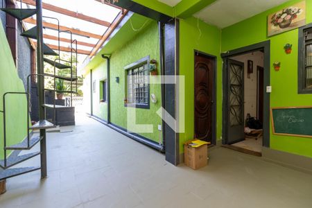 Casa à venda com 170m², 4 quartos e 2 vagasQuintal
