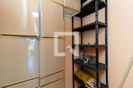 Casa à venda com 170m², 4 quartos e 2 vagasEdícula - Armário