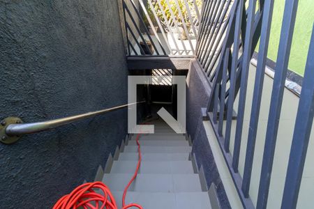 Casa à venda com 170m², 4 quartos e 2 vagasEscada de Entrada