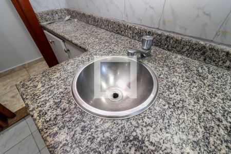 Casa à venda com 170m², 4 quartos e 2 vagasBanheiro