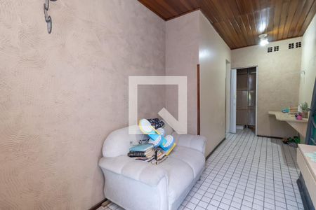 Casa à venda com 170m², 4 quartos e 2 vagasEdícula - Sala